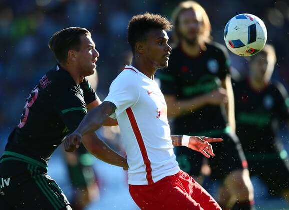 SOCCER - CL quali, Liepaja vs RBS LIEPAJA,LATVIA,19.JUL.16 - SOCCER - UEFA Champions League, qualification, FK Liepaja vs Red Bull Salzburg. Image shows Kriss Karklins (Liepaja) and Valentino Lazaro (RBS). GEPAxpictures xFelixxRoittner