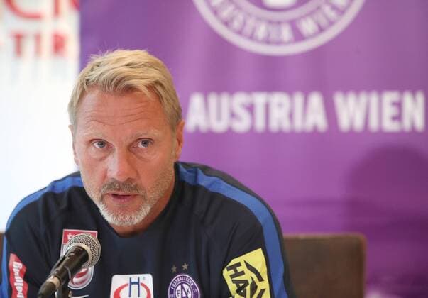 SOCCER - EL quali, Kukesi vs A.Wien, preview KUKESI,ALBANIA,20.JUL.16 - SOCCER - UEFA Europa League, qualification, FK Kukesi vs FK Austria Wien, preview, press conference PK Pressekonferenz A.Wien. Image shows head coach Thorsten Fink (A.Wien). GEPAxpictures xChristianxOrt