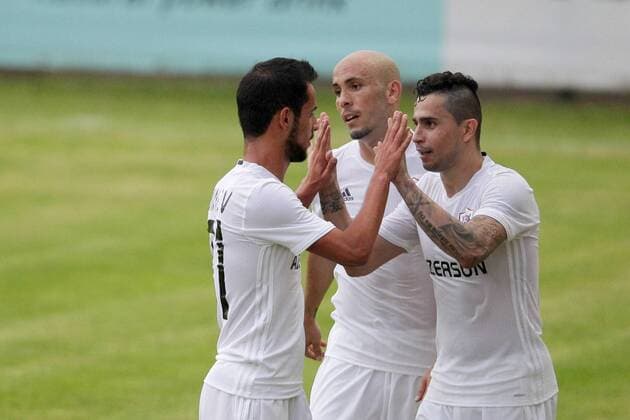 Qarabag jubelt, freut sich, Jubel, Freude nach Ausgleich - Reynaldo (Qarabag Agdam FK 9 - Reynaldo dos Santos Silva), Mahir Madatov (Qarabag Agdam FK 11), Richard Almeida (Qarabag Agdam FK 20) Fussball, Champions League Qualifikation, Quali, 2. Runde, Rueckspiel, return leg, Saison 2016-2017 20.07.2016 F91 Duedelingen (LUX) - FK Qarabag Akdam (AZR) Stade Jos Nosbaum, Duedelingen 