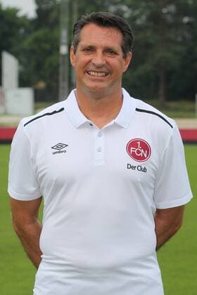 21.07.2016 - 1. FC Nürnberg FCN - 2. Fußball Bundesliga BL - Saison 2016 2017 - Fototermin Porträttermin - MWei - Alois Schwartz (Trainer 1.FC Nürnberg FCN ) - Einzelbild Einzelfoto Portrait Porträt Kopfbild
