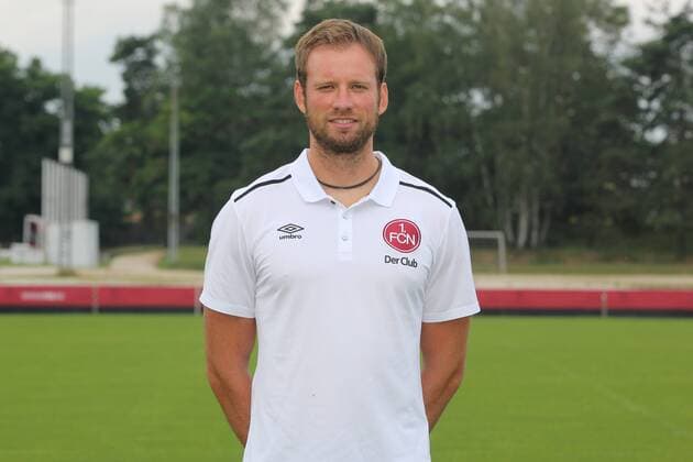 21.07.2016 - 1. FC Nürnberg FCN - 2. Fußball Bundesliga BL - Saison 2016 2017 - Fototermin Porträttermin - MWei - Tobias Dippert (Athletik- und Reha-Trainer 1.FC Nürnberg FCN ) Einzelbild Einzelfoto Portrait Porträt Kopfbild