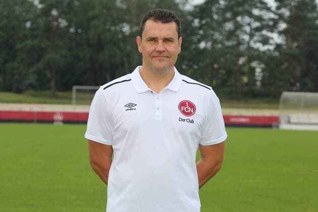 21.07.2016 - 1. FC Nürnberg FCN - 2. Fußball Bundesliga BL - Saison 2016 2017 - Fototermin Porträttermin - MWei - Gubov Milan (Physiotherapeut 1.FC Nürnberg FCN ) Einzelbild Einzelfoto Portrait Porträt Kopfbild