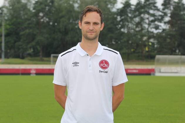 21.07.2016 - 1. FC Nürnberg FCN - 2. Fußball Bundesliga BL - Saison 2016 2017 - Fototermin Porträttermin - MWei - Sascha Rurainski (Physiotherapeur 1.FC Nürnberg FCN ) Einzelbild Einzelfoto Portrait Porträt Kopfbild
