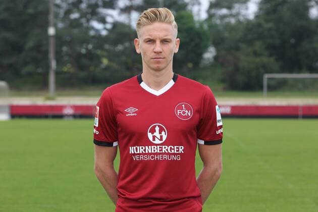 21.07.2016 - 1. FC Nürnberg FCN - 2. Fußball Bundesliga BL - Saison 2016 2017 - Fototermin Porträttermin - MWei - Willi Evseev (21, 1. FC Nürnberg FCN ) Einzelbild Einzelfoto Portrait Porträt Kopfbild