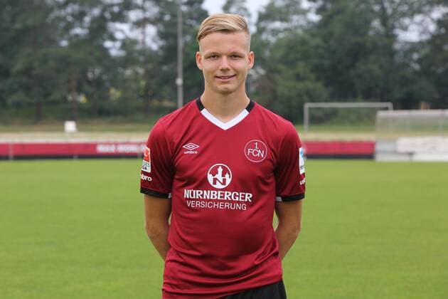 21.07.2016 - 1. FC Nürnberg FCN - 2. Fußball Bundesliga BL - Saison 2016 2017 - Fototermin Porträttermin - MWei - Philipp Hercher (27, 1. FC Nürnberg FCN ) Einzelbild Einzelfoto Portrait Porträt Kopfbild