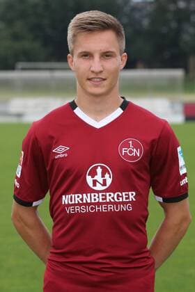 21.07.2016 - 1. FC Nürnberg FCN - 2. Fußball Bundesliga BL - Saison 2016 2017 - Fototermin Porträttermin - MWei - Dennis Lippert (13, 1. FC Nürnberg FCN ) - Einzelbild Einzelfoto Portrait Porträt Kopfbild