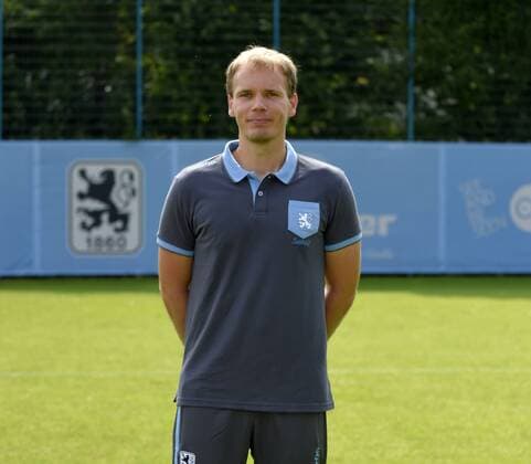22.07.2016, Fussball 2.Liga 2016 2017, TSV 1860 München, Porträttermin 2016 2017, Tobias Adams (1860 München).