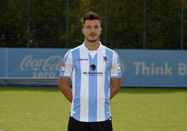 22.07.2016, Fussball 2.Liga 2016 2017, TSV 1860 München, Porträttermin 2016 2017, Stefan Mugosa (TSV 1860 München)