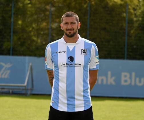 22.07.2016, Fussball 2.Liga 2016 2017, TSV 1860 München, Porträttermin 2016 2017, Sascha Mölders (TSV 1860 München).
