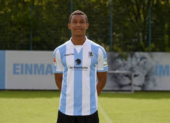 22.07.2016, Fussball 2.Liga 2016 2017, TSV 1860 München, Porträttermin 2016 2017, Felix Uduokhai (TSV 1860 München).