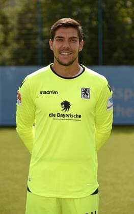 22.07.2016, Fussball 2.Liga 2016 2017, TSV 1860 München, Porträttermin 2016 2017, Torwart Stefan Ortega (TSV 1860 München).