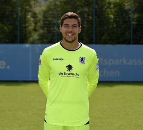 22.07.2016, Fussball 2.Liga 2016 2017, TSV 1860 München, Porträttermin 2016 2017, Torwart Stefan Ortega (TSV 1860 München).