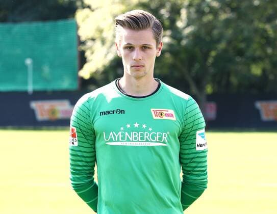 Torwart Daniel Mesenhoeler Mesenhöler (1) Einzelbild Quer Fußball Fussball GER 2.BL Porträttermin 2016 2017 1. FC Union Berlin 22.07.2016