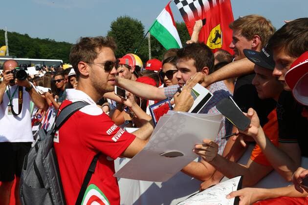 Formel 1, GP Ungarn, Freies Training Hungarian Grand Prix, Hungaroring, Budapest 21 - 24 July 2016 23.07.2016 - Autograph session, Sebastian Vettel (GER) Scuderia Ferrari SF16-H 