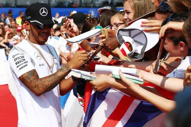 Formel 1, GP Ungarn, Freies Training Hungarian Grand Prix, Hungaroring, Budapest 21 - 24 July 2016 23.07.2016 - Autograph session, Lewis Hamilton (GBR) Mercedes AMG F1 W07 Hybrid 