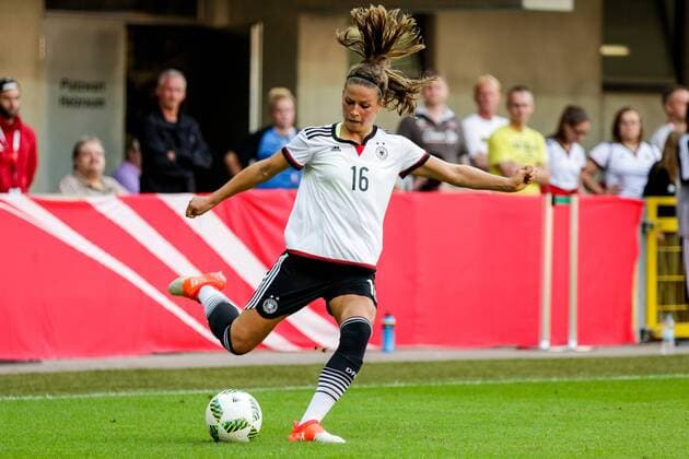GER. Länderspiel der Frauen, Deutschland vs Ghana 22.07.2016, Benteler Arena, Paderborn, GER, Länderspiel, Deutschland vs Ghana, im Bild Melanie Leupolz (Deutschland 16) Foto @ nordphoto Rauch Local Caption nordphotox xRauch