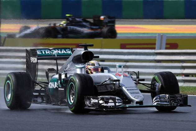Motorsports: FIA Formula One World Championship WM Weltmeisterschaft 2016, Grand Prix of Hungary, 44 Lewis Hamilton (GBR, Mercedes AMG Petronas Formula One Team), xHOCHxZWEIx