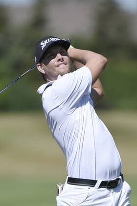 July 23, 2016: Chris Stroud hits his approach shot to the third hole in the third round at the RBC Canadian Open at Glen Abbey Golf Club in Oakville, Ontario. (Photo by Gerry Angus Icon Sportswire) GOLF: JUL 23 PGA Golf Herren - RBC Canadian Open - Third Round Icon16072334 EDITORIAL USE ONLY