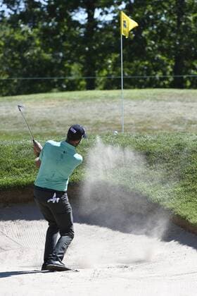 July 23, 2016: Geoff Ogilvy plays out of a green side bunker on the third hole in the third round at the RBC Canadian Open at Glen Abbey Golf Club in Oakville, Ontario. (Photo by Gerry Angus Icon Sportswire) GOLF: JUL 23 PGA Golf Herren - RBC Canadian Open - Third Round Icon16072336 EDITORIAL USE ONLY