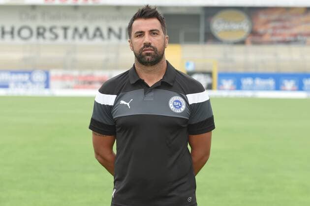 Fußball 3. Liga, Porträttermin 2016 2017 Sportfreunde Lotte am 23.07.2016 im FRIMO Stadion in Lotte Trainer Ismail Atalan (Lotte) mt