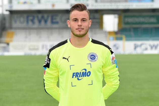 Fußball 3. Liga, Porträttermin 2016 2017 Sportfreunde Lotte am 23.07.2016 im FRIMO Stadion in Lotte Torwart Yannick Zummack (Lotte) mt