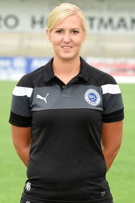 Fußball 3. Liga, Porträttermin 2016 2017 Sportfreunde Lotte am 23.07.2016 im FRIMO Stadion in Lotte Physiotherapeutin Melanie Hubert (Lotte) mt