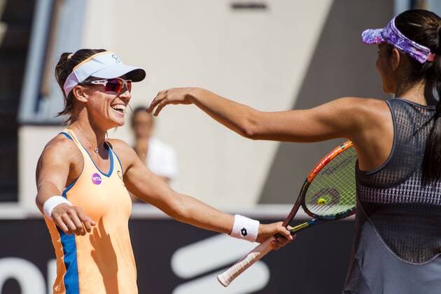160724 Andreea Mitu, Rumänien och Alicja Rosolska, Polen jublar efter vinsten under finalen i dubbel under dag 8 av Swedish open den 24 juli 2016 i Bastad.  Copyright: MathildaxAhlberg BB160724MA008