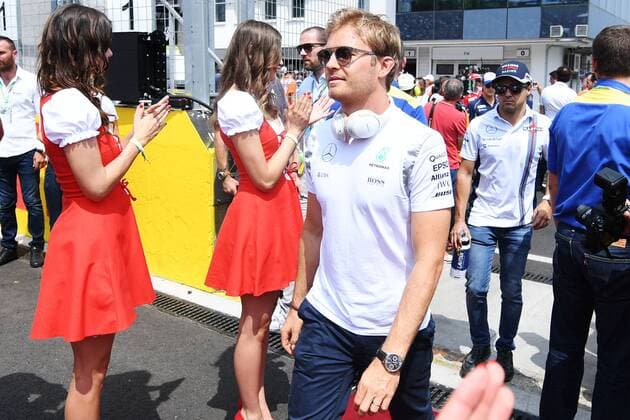 Formel 1, GP Ungarn, Fahrerparade Motorsports: FIA Formula One World Championship WM Weltmeisterschaft 2016, Grand Prix of Hungary, 6 Nico Rosberg (GER, Mercedes AMG Petronas Formula One Team), xHOCHxZWEIx