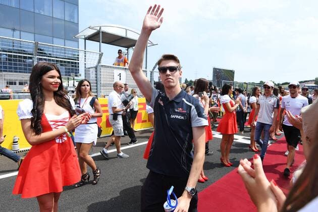 Formel 1, GP Ungarn, Fahrerparade Motorsports: FIA Formula One World Championship WM Weltmeisterschaft 2016, Grand Prix of Hungary, 26 Daniil Kvyat (RUS, Scuderia Toro Rosso), xHOCHxZWEIx