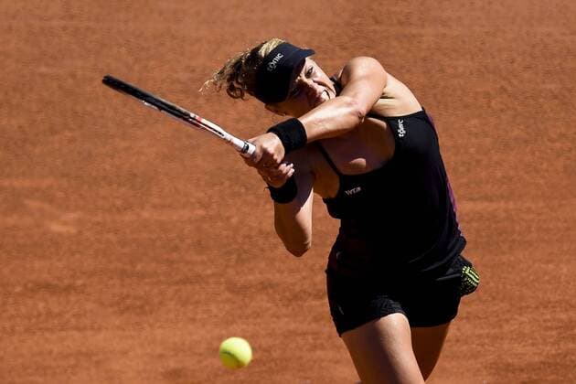 Tennis, Laura Siegemund gewinnt in Bastad ersten WTA-Titel 160724 Laura Siegemund, Tyskland tävlandes i singelfinalen under dag 8 av Swedish open den 24 juli 2016 i Bastad.  Copyright: MathildaxAhlberg BB160724MA020