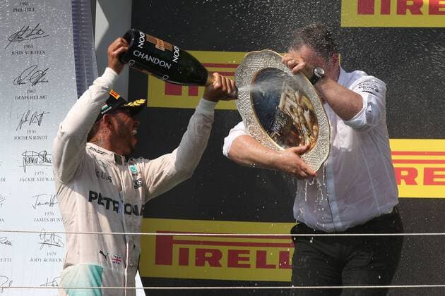 Motorsports: FIA Formula One World Championship WM Weltmeisterschaft 2016, Grand Prix of Hungary, 44 Lewis Hamilton (GBR, Mercedes AMG Petronas Formula One Team), Ron Meadows (GBR, Mercedes AMG Petronas Formula One Team), xHOCHxZWEIx