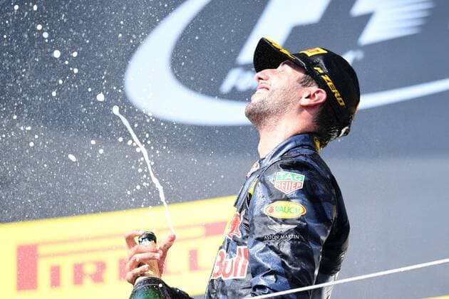 Formel 1, GP Ungarn Motorsports: FIA Formula One World Championship WM Weltmeisterschaft 2016, Grand Prix of Hungary, 3 Daniel Ricciardo (AUS, Red Bull Racing), xHOCHxZWEIx