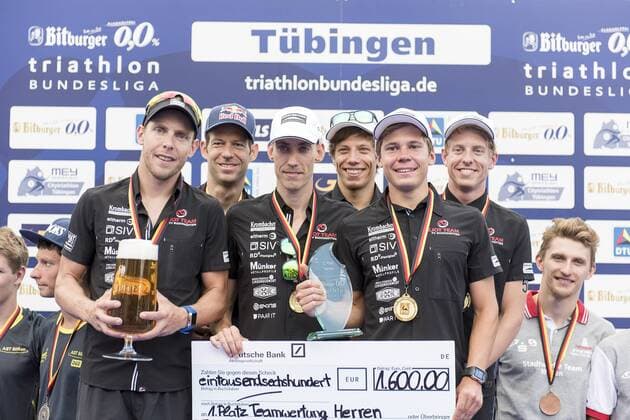 EJOT Team TV Buschhuetten, Siegerehrung, 1. Bitburger 0,0% Triathlon-Bundesliga, Mey Generalbau Citytriathlon Tuebingen, DTU-Roadshow 2016, Deutsche Triathlon Union, 24.07.2016, Tuebingen Copyright: Walther Eibner-Pressefoto EP_SWR