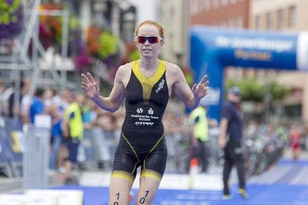 Mc Schane (Stadtwerke Team Witten), dritte Siegerin, 1. Bitburger 0,0% Triathlon-Bundesliga, Damen, Mey Generalbau Citytriathlon Tuebingen, DTU-Roadshow 2016, Deutsche Triathlon Union, 24.07.2016, Tuebingen Copyright: Walther Eibner-Pressefoto EP_SWR