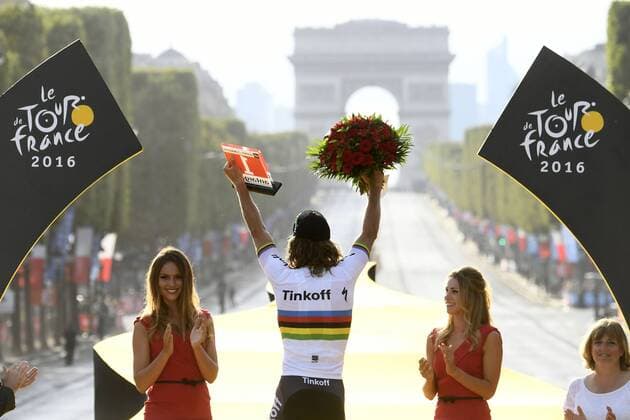 Tour de France, Siegerehrung Gesamtwertungen Slovakian Peter Sagan of Tinkoff celebrates on the podium after the 21st and last stage of the 103rd edition of the Tour de France cycling race, 113 km from Chantilly to the Champs-Elysees in Paris, France, on Sunday 24 July 2016. This year s Tour de France takes place from July 2nd to July 24th. POOLxSTEPHANExMANTEY  x04898271x