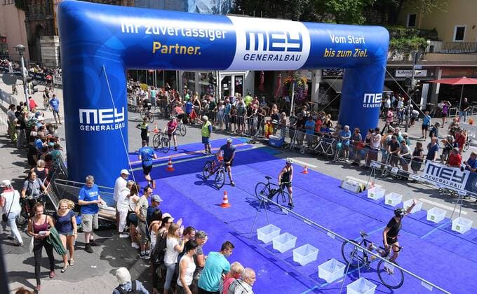 Triathlon 24.07.2016 2. Mey Generalbau Citytriathlon Tuebingen 2016 Sprintdistanz, Wechsel Rad - Laufen 