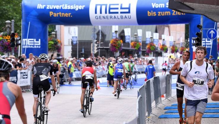 Triathlon 24.07.2016 2. Mey Generalbau Citytriathlon Tuebingen 2016 Sprintdistanz, Wechsel Rad - Laufen 