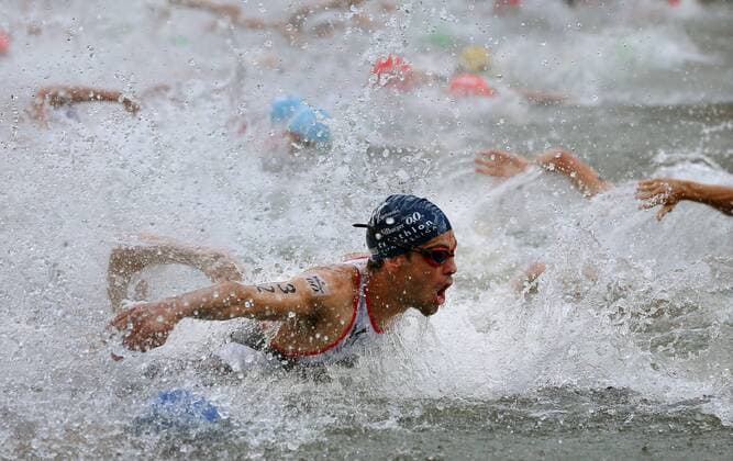 Triathlon 24.07.2016 2. Mey Generalbau Triathlon Tuebingen 2016 1. Bundesliga, Maenner Start Schwimmen 