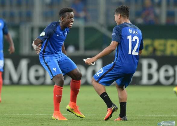 24.07.2016, xmhx, Fussball EM 2016 U19 Finale, Italien - Frankreich, emspor v.l. Christ-Emmanuel Maouassa (Frankreich), Ludovic Blas (Frankreich) Sinsheim