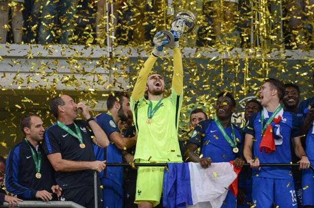 24.07.2016, xmhx, Fussball EM 2016 U19 Finale, Italien - Frankreich, emspor, Jubel bei Paul Bernardorni (Frankreich), Jerome Onguene (Frankreich), Issa Diop (Frankreich) Jean-Kevin Augustin (Frankreich), Lucas Tousart (Frankreich), Kylian Mbappe (Frankreich), Ludovic Blas (Frankreich) Clement Michelin (Frankreich), Amine Harit (Frankreich) Christ-Emmanuel Maouassa (Frankreich), Denis Will Poha (Frankreich), Quentin Braat (Frankreich), Enock Kwateng (Frankreich) Olivier Boscagli (Frankreich), Jeremy Gelin (Frankreich), Florian Aye (Frankreich), Marcus Thuram (Frankreich), Jeando Fuchs (Frankreich), Ludovic Batelli (Trainer Frankreich) Sinsheim