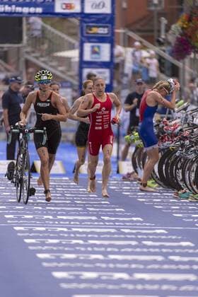 Jodie Stimpson, Theresa Feuersinger, 1. Bitburger 0,0% Triathlon-Bundesliga, Damen, Mey Generalbau Citytriathlon, DTU-Roadshow 2016, Deutsche Triathlon Union, 24.07.2016, Tuebingen Copyright: Walther Eibner-Pressefoto EP_SWR
