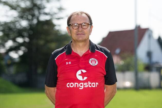 Fußball, GER, 2.Bundesliga, Porträttermin 2016 2017, FC St.Pauli, Cheftrainer Ewald Lienen