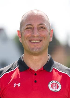 Fußball, GER, 2.Bundesliga, Porträttermin 2016 2017, FC St.Pauli, Osteopath Petros Katsares
