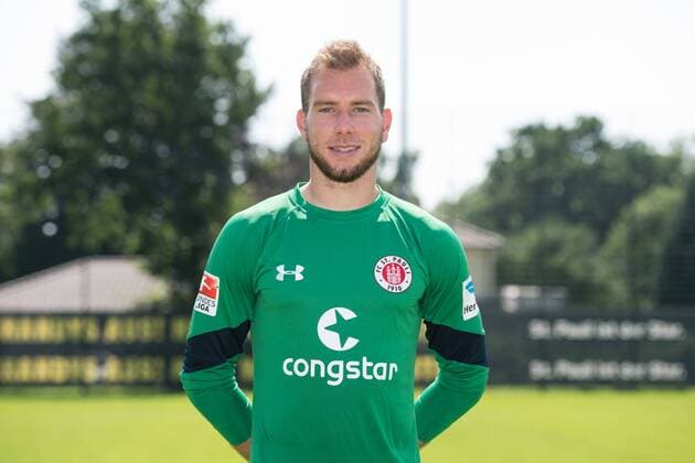 Fußball, GER, 2.Bundesliga, Porträttermin 2016 2017, FC St.Pauli, Torwart Robin Himmelmann