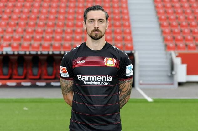 Porträt: Fußball, GER, 1.BL, Bundesliga, Liga, Porträttermin 2016 2017, Bayer Leverkusen: Roberto Hilbert (Leverkusen). Einzelbild, Portrait, Porträt.