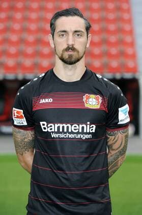 Porträt: Fußball, GER, 1.BL, Bundesliga, Liga, Porträttermin 2016 2017, Bayer Leverkusen: Roberto Hilbert (Leverkusen). Einzelbild, Portrait, Porträt.