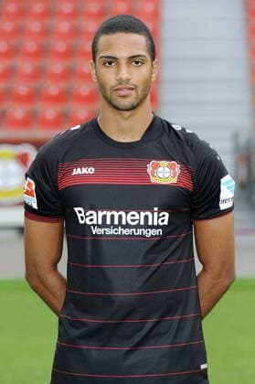 Porträt: Fußball, GER, 1.BL, Bundesliga, Liga, Porträttermin 2016 2017, Bayer Leverkusen: Malcolm Cacutalua (Leverkusen). Einzelbild, Portrait, Porträt.