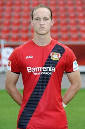 Porträt: Fußball, GER, 1.BL, Bundesliga, Liga, Porträttermin 2016 2017, Bayer Leverkusen: Niklas Lomb (Leverkusen). Einzelbild, Portrait, Porträt.