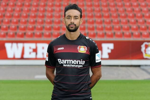 Porträt: Fußball, GER, 1.BL, Bundesliga, Liga, Porträttermin 2016 2017, Bayer Leverkusen: Karim Bellarabi (Leverkusen). Einzelbild, Portrait, Porträt.