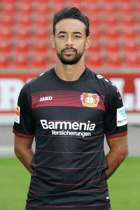 Jubiläumstorschützen der Bundesliga Porträt: Fußball, GER, 1.BL, Bundesliga, Liga, Porträttermin 2016 2017, Bayer Leverkusen: Karim Bellarabi (Leverkusen). Einzelbild, Portrait, Porträt.